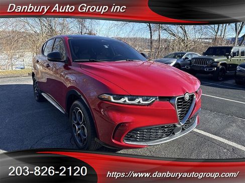 Used 2024 Alfa Romeo Tonale Ti w/ Premium Interior Package image 8