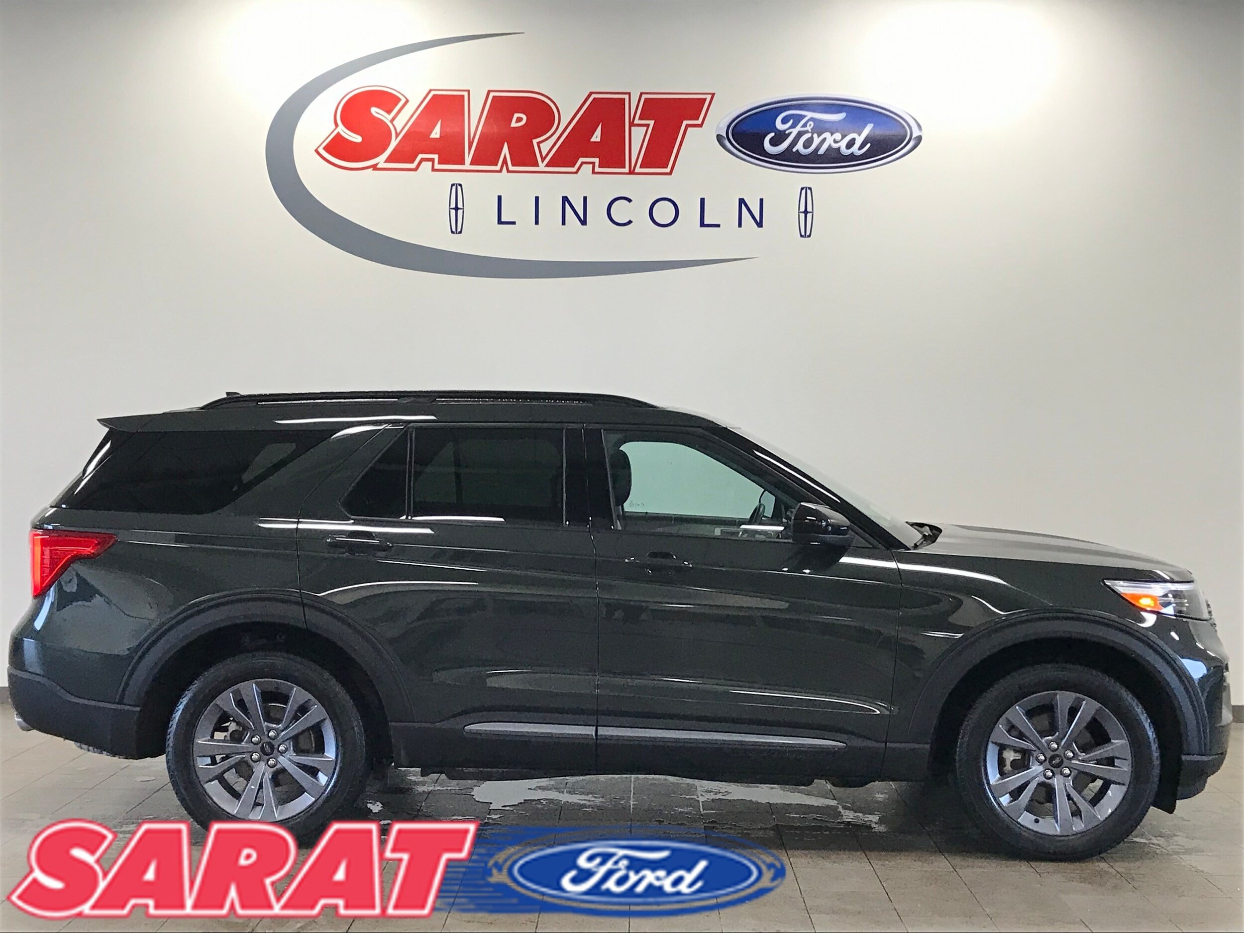 Used 2023 Ford Explorer XLT w/ Equipment Group 202A AWD/4WD image 1