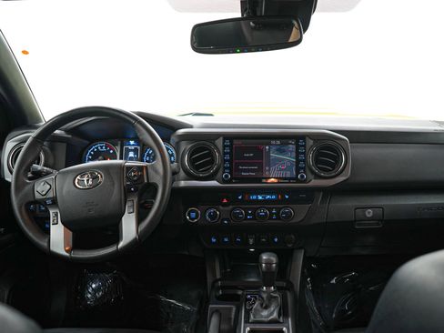 Used 2023 Toyota Tacoma TRD Sport w/ TRD Premium Sport Package AWD/4WD image 13