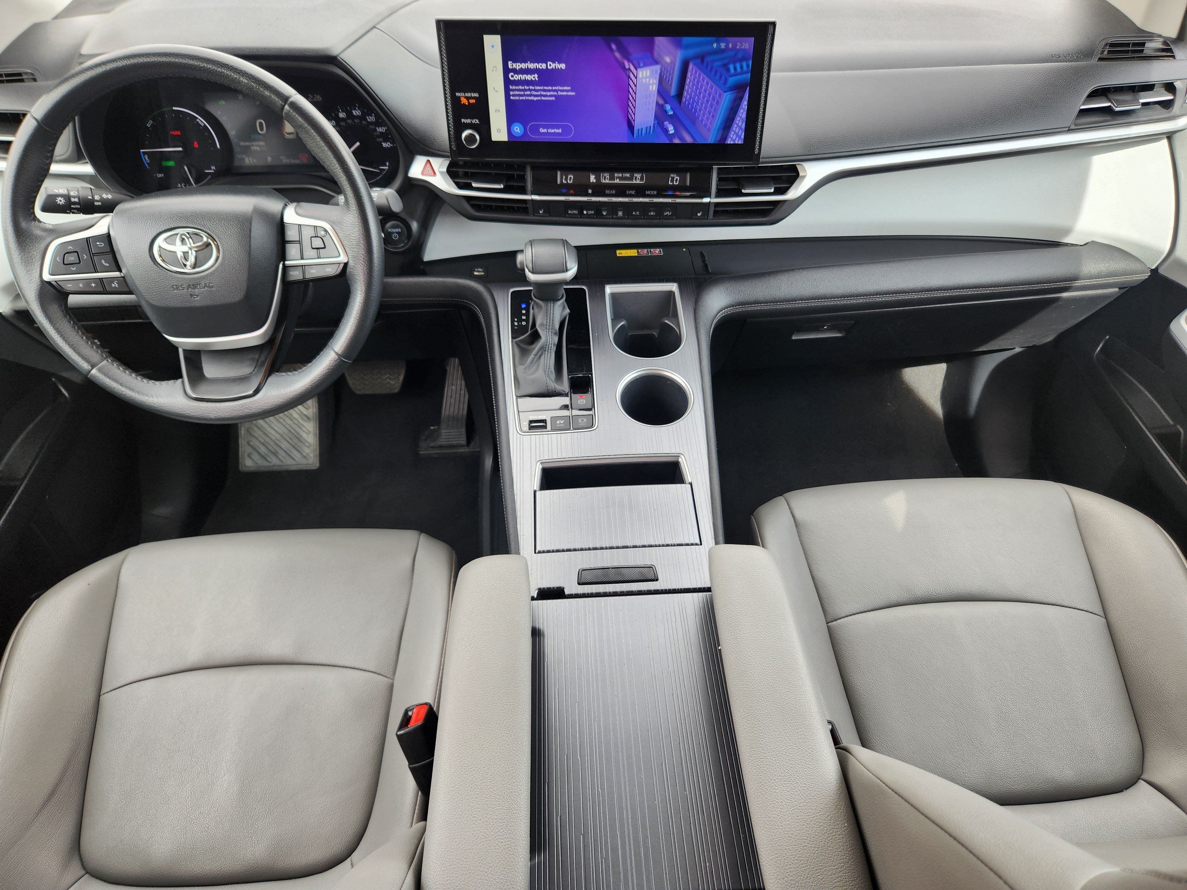Used 2025 Toyota Sienna XLE FWD image 21