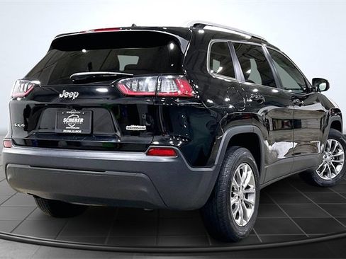 Used 2019 Jeep Cherokee Latitude Plus w/ Cold Weather Group image 2