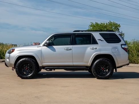 Certified 2022 Toyota 4Runner TRD Off-Road Premium AWD/4WD image 5