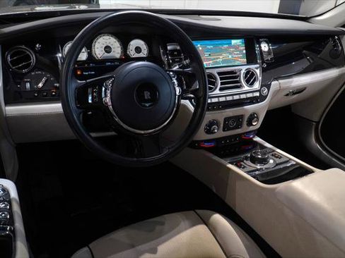 Used 2016 Rolls-Royce Wraith RWD image 22