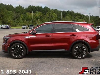 Certified 2025 Kia Sorento EX w/ Panoramic Sunroof Package