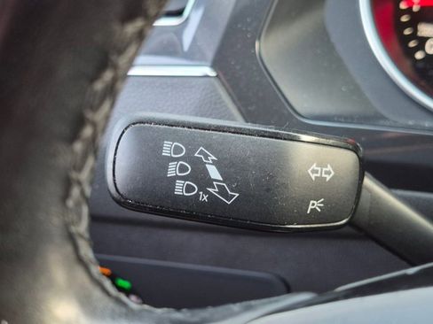 Used 2018 Volkswagen Tiguan SE FWD image 12