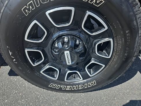 Used 2025 Ford F350 Platinum image 40