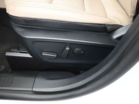 Used 2020 Ford Escape SEL image 16