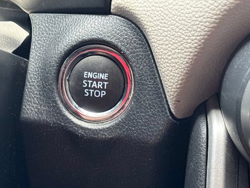 Used 2019 Toyota RAV4 XLE w/ Convenience Package AWD/4WD image 20