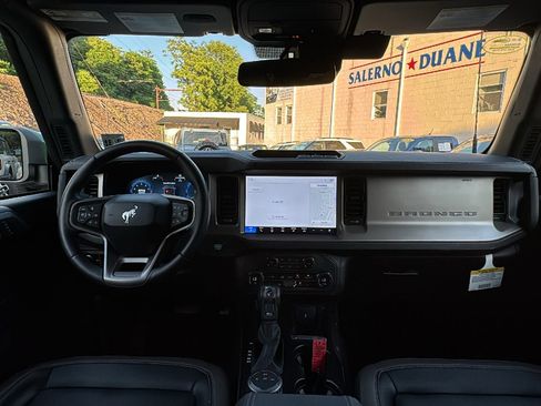Used 2025 Ford Bronco Outer Banks AWD/4WD image 28