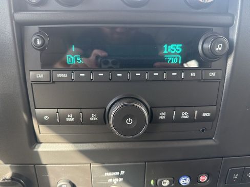 New 2025 Chevrolet Express 3500 Extended w/ Driver Convenience Package image 15