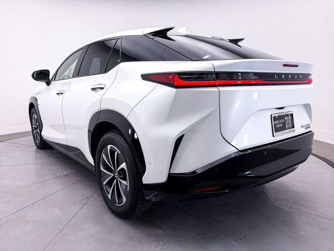 Used 2023 Lexus RZ 450e Premium w/ Technology Package AWD/4WD image 15
