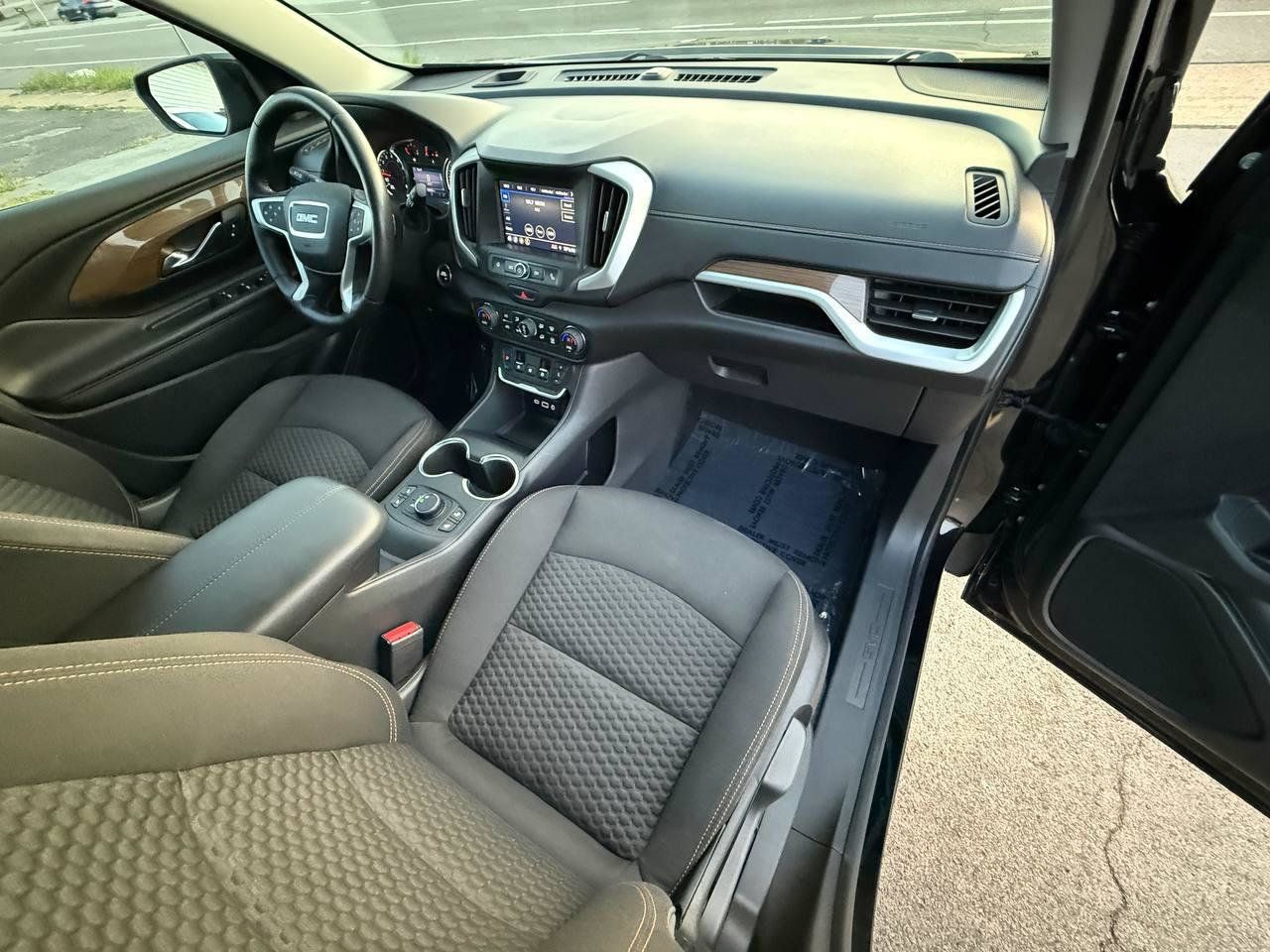 Used 2020 GMC Terrain SLE w/ Driver Convenience Package FWD image 21