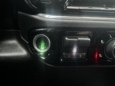 Used 2025 Chevrolet Silverado 2500 LT image 27