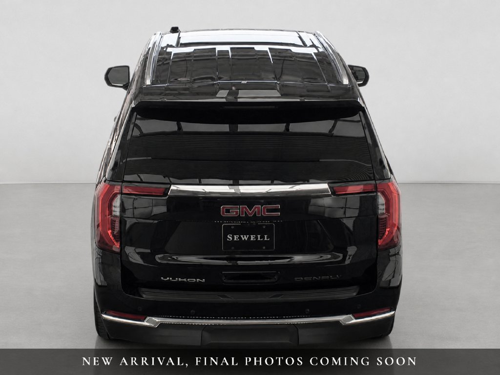 Used 2025 GMC Yukon Elevation w/ Elevation Premium Package AWD/4WD image 14