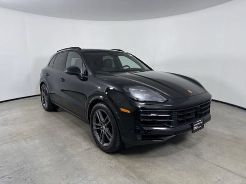 Certified 2024 Porsche Cayenne AWD/4WD image 9