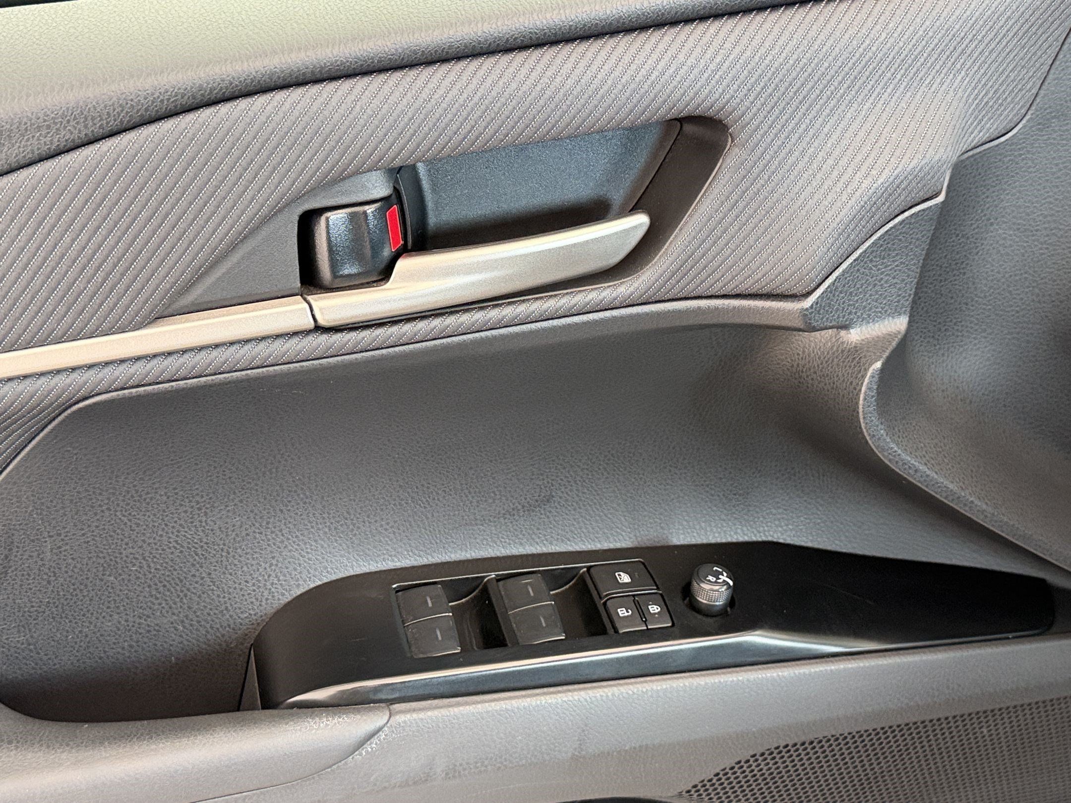 Used 2025 Toyota Camry SE FWD image 25