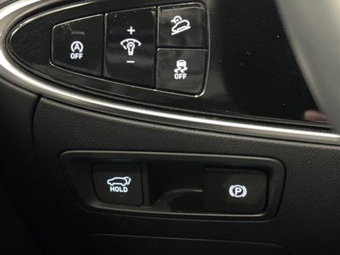 Used 2025 Genesis GV70 2.5T w/ Select Package image 25