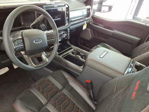 New 2026 Ford F250 Lariat w/ Black Appearance Package AWD/4WD image 17