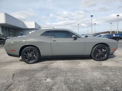 Used 2023 Dodge Challenger SXT w/ Blacktop Package image 9