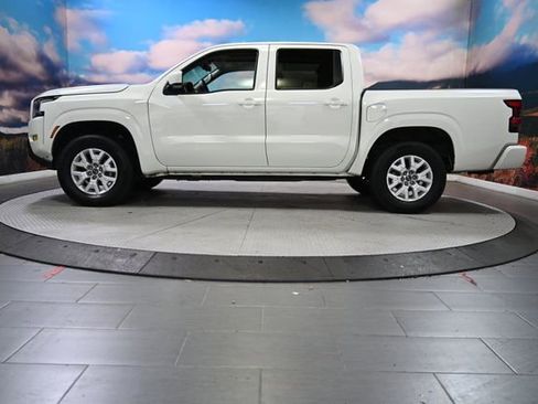 Used 2022 Nissan Frontier SV w/ Technology Package image 5