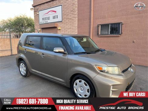 Used 2013 Scion xB FWD image 1