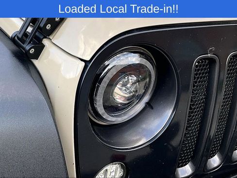 Used 2017 Jeep Wrangler Unlimited Rubicon image 32