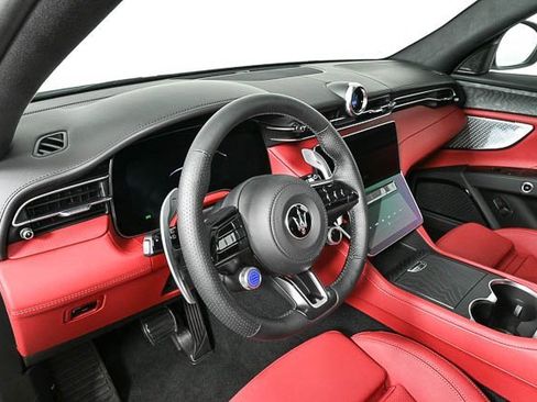 New 2025 Maserati Grecale Modena image 4