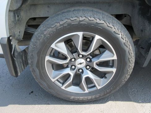 Certified 2022 Chevrolet Silverado 1500 RST AWD/4WD image 11