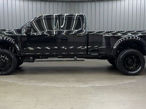Used 2026 Ford F450 Platinum w/ FX4 Off-Road Package AWD/4WD image 2