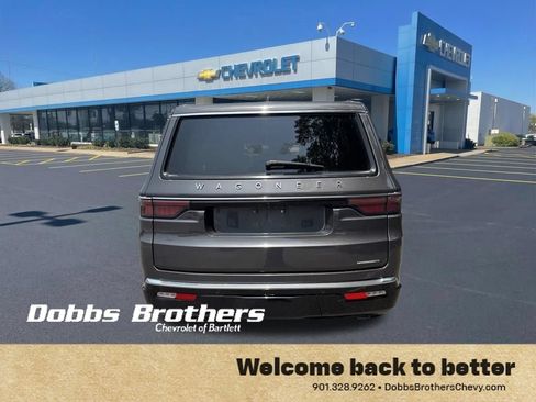 Used 2024 Jeep Wagoneer Series II AWD/4WD image 7