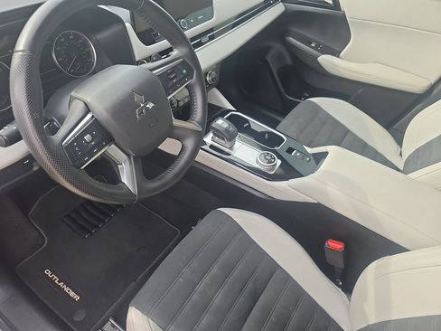 Used 2025 Mitsubishi Outlander SE AWD/4WD image 17