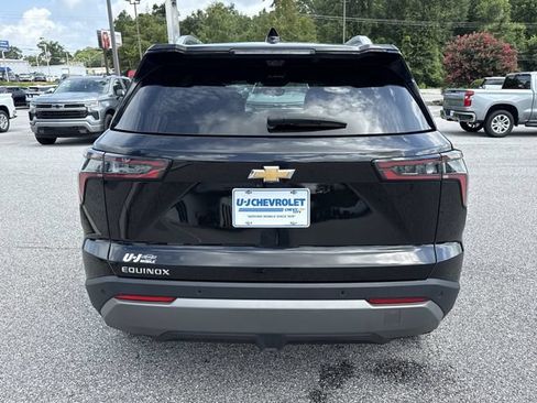 Used 2025 Chevrolet Equinox LT w/ Convenience Package II FWD image 4