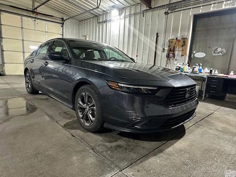 Used 2023 Honda Accord EX image 10