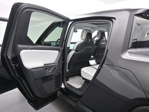 Used 2023 Rivian R1T Adventure AWD/4WD image 14