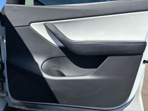 Used 2020 Tesla Model Y Long Range image 20