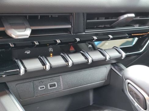 New 2026 GMC Canyon Elevation w/ Convenience Package image 32