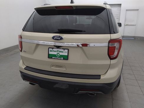 Used 2018 Ford Explorer XLT FWD image 7