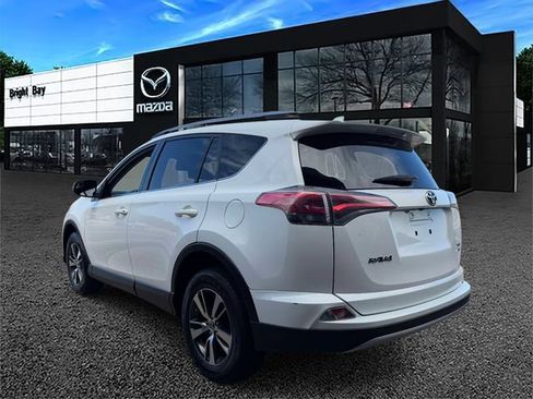 Used 2017 Toyota RAV4 XLE AWD/4WD image 3