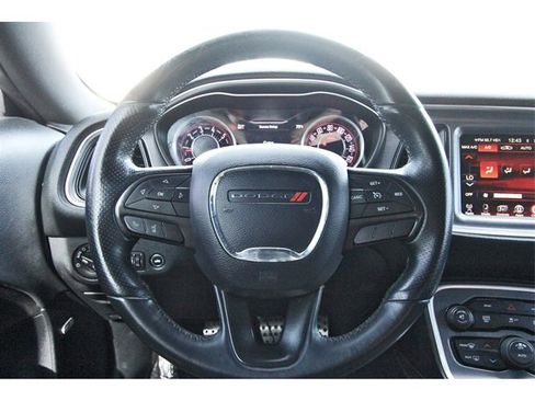 Used 2015 Dodge Challenger R/T image 13