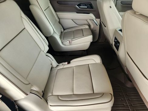 Used 2025 GMC Yukon Denali w/ Sun & Power Step Package RWD image 31