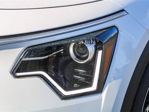 New 2025 Kia Niro EX image 4