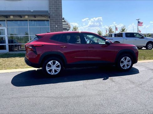 Used 2026 Chevrolet Trax LS FWD image 6