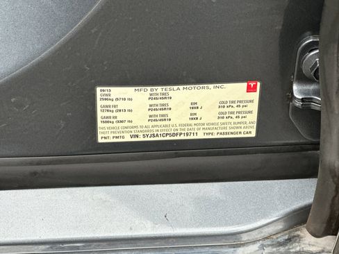 Used 2013 Tesla Model S Performance image 28