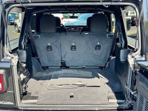 Used 2020 Jeep Wrangler Unlimited Rubicon AWD/4WD image 16