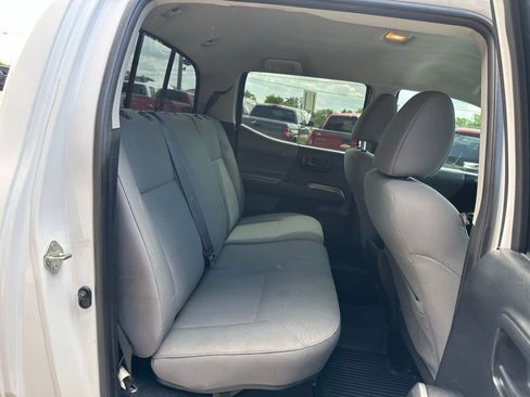 Used 2019 Toyota Tacoma SR5 RWD image 26