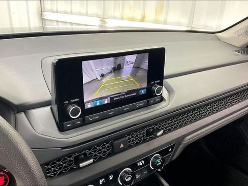 Certified 2024 Honda Accord EX image 28