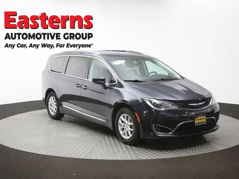 Used 2020 Chrysler Pacifica Touring-L FWD image 52