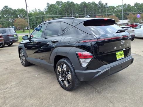 Used 2025 Hyundai Kona SEL FWD image 4