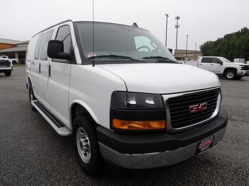 Used 2025 GMC Savana 2500 w/ Driver Convenience Package RWD image 11