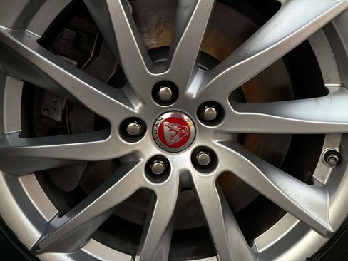 Used 2017 Jaguar F-TYPE Coupe image 39